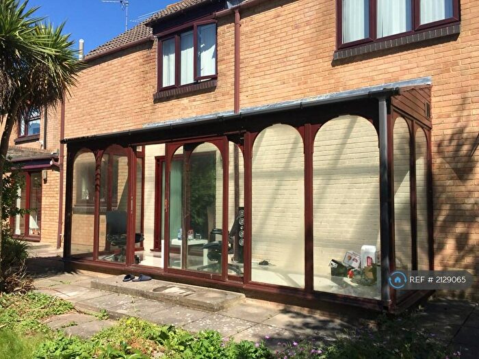 4 Bedroom Semi-Detached House To Rent In Carston Grove, Calcot, Reading, RG31