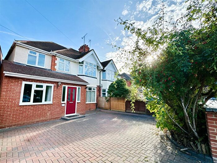 4 Bedroom Property To Rent In Beech Lane, Earley, RG6