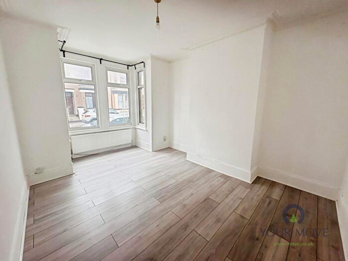 3 Bedroom Terraced House To Rent In Balmoral Road, Gillingham, Kent, ME7