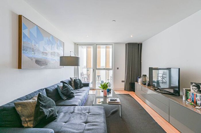 2 Bedroom Flat For Sale In Stockwell, Stockwell, London, SW9