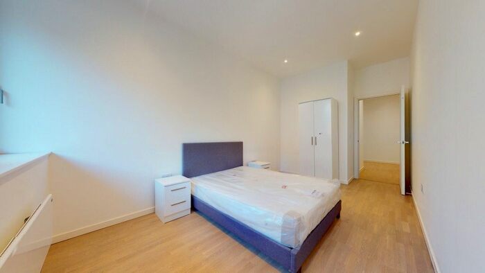 1 Bedroom Flat To Rent In Riverbank Way, Brentford, TW8