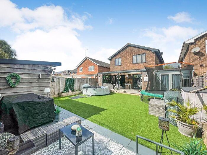 4 Bedroom Detached House For Sale In Sovereign Drive, Botley, SO30