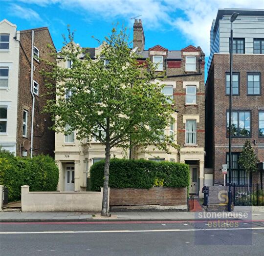 Apartment To Rent In Holloway Road, London, N19