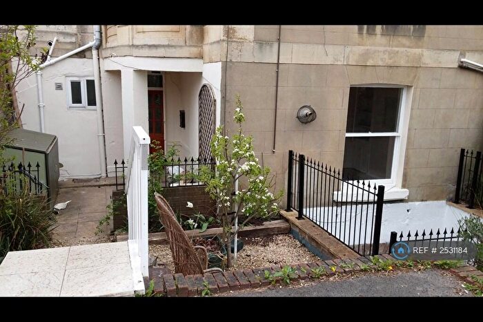 2 Bedroom Maisonette To Rent In Victoria Walk, Bristol, BS6