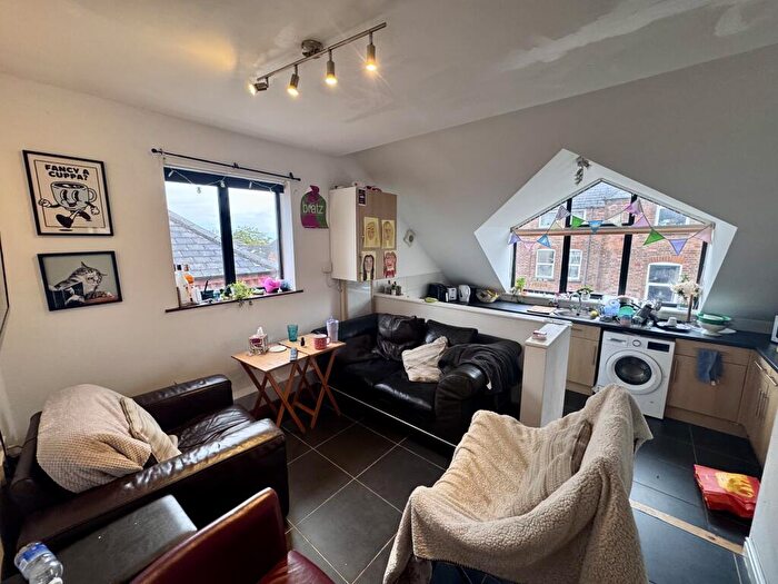5 Bedroom Apartment To Rent In *Pppw* Victor Court, Aboretum, NG7