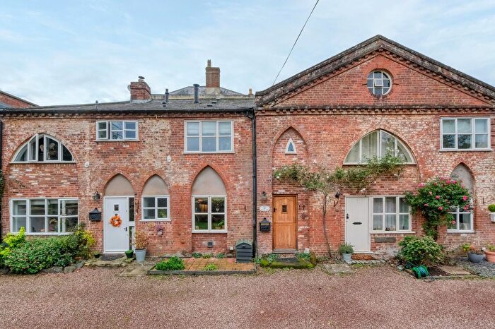 2 Bedroom Cottage For Sale In Sinton Green, Hallow, WR2