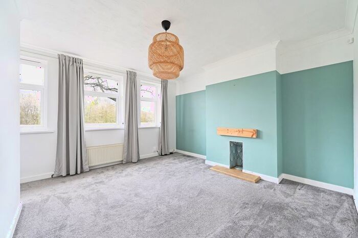 3 Bedroom Semi-Detached House To Rent In Ecclesfield Road, Sheffield, S5