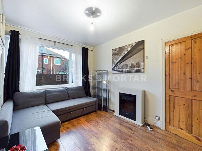 2 Bedroom Flat To Rent In Scarborough Road, Newcastle Upon Tyne, NE6