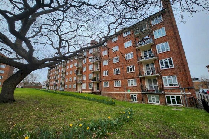 3 Bedroom Flat To Rent In Whitnell Way, London, SW15