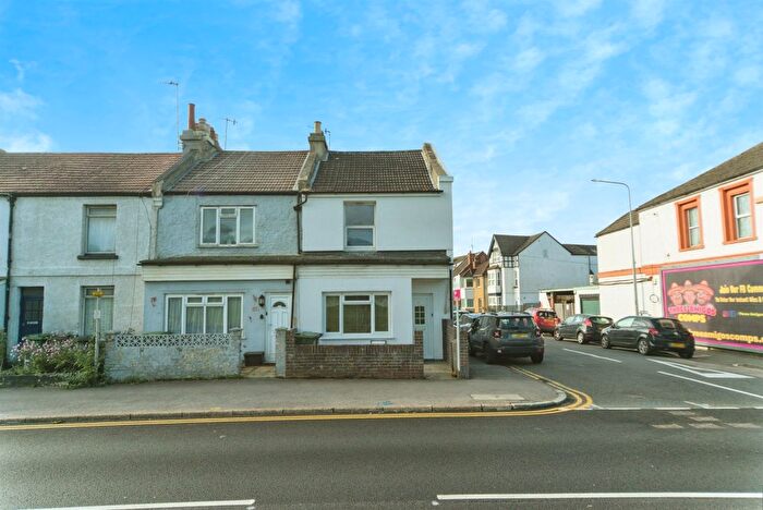 2 Bedroom End Terrace House For Sale In Little Common Road, Bexhill-On-Sea, TN39