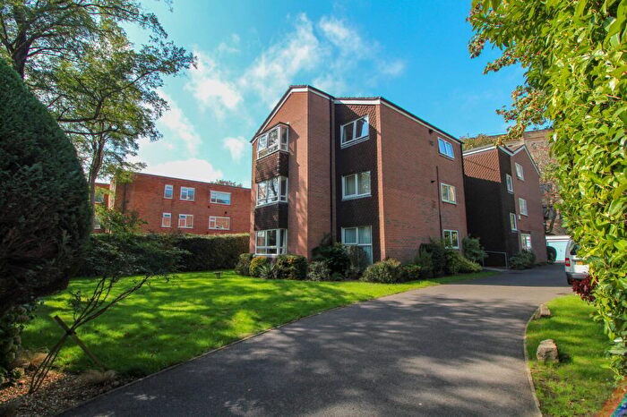 2 Bedroom Flat For Sale In Grosvenor Road, Bournemouth, BH4