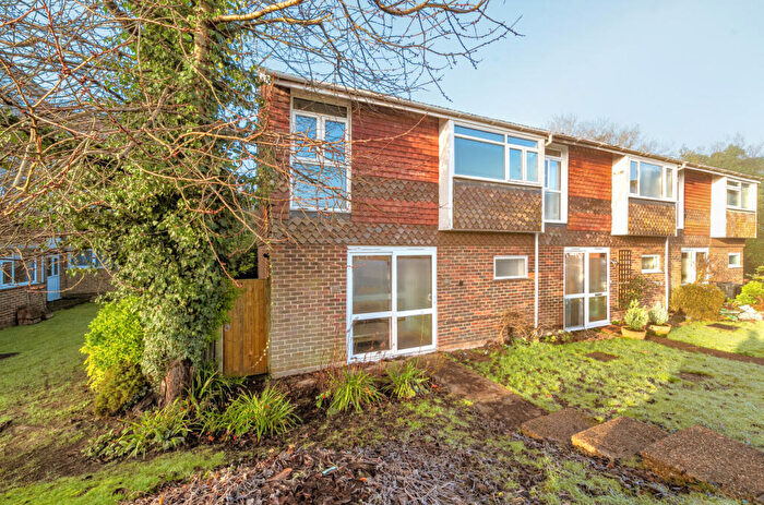 3 Bedroom End Of Terrace House For Sale In Highfield Close, Wokingham, Berkshire, RG40