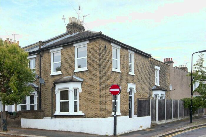 3 Bedroom End Of Terrace House To Rent In Melford Road, Leytonstone, London, E11