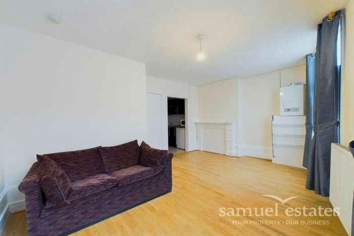 1 Bedroom Flat To Rent In Balham High Road, Balham, SW12