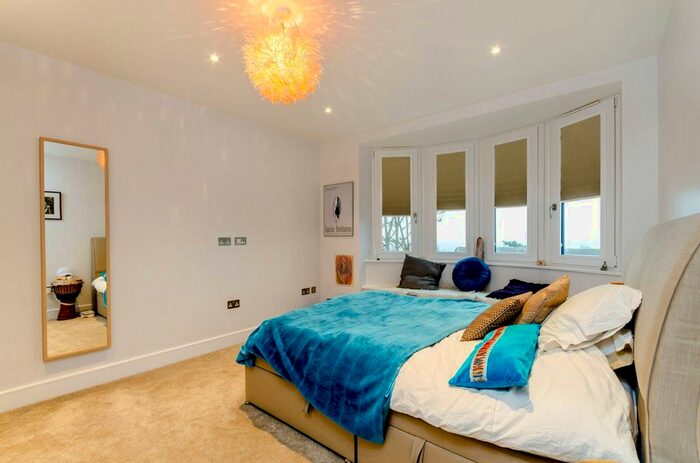 5 Bedroom Property To Rent In Ross Road, South Norwood, London, SE25