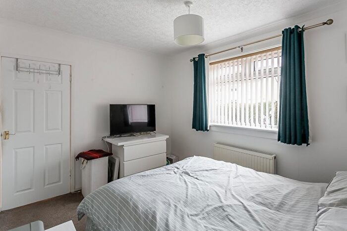 2 Bedroom Flat For Sale In Groathill Road North, Drylaw, Edinburgh, EH4