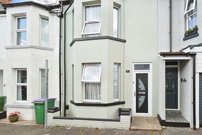 4 Bedroom Terraced House For Sale In Fernbank Crescent, Folkestone, Kent, CT19