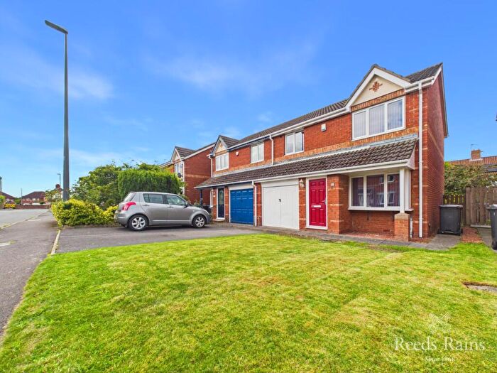 3 Bedroom Semi-Detached House For Sale In Habgood Drive, Gilesgate, Durham, DH1