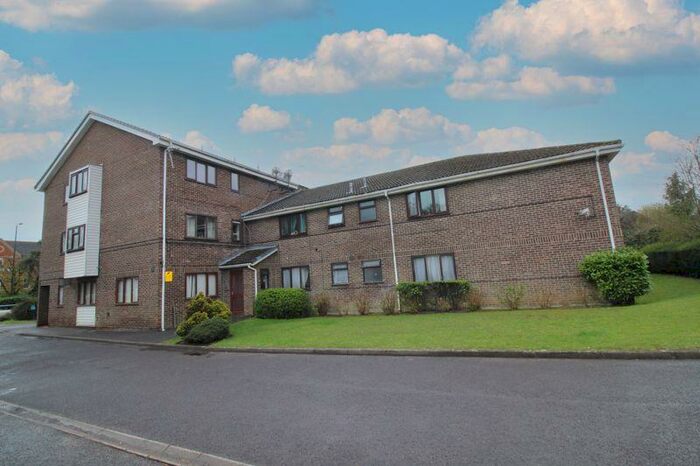 Studio To Rent In Ravendene Court, Crawley, RH10
