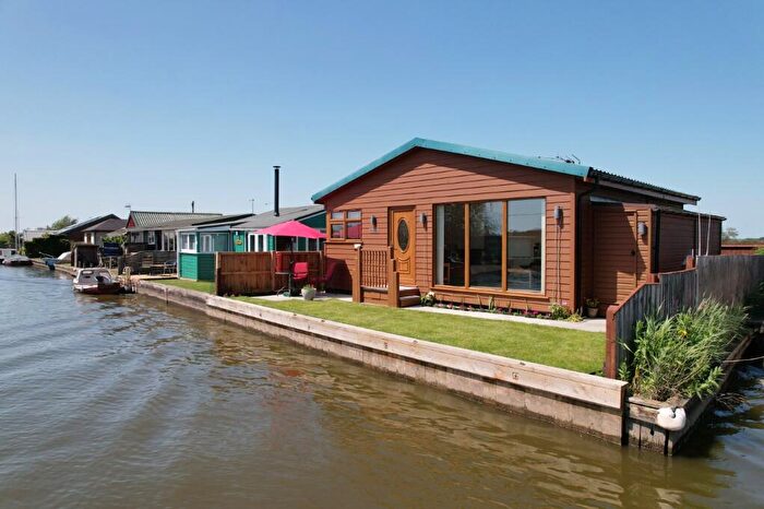 2 Bedroom Detached Bungalow For Sale In Potter Heigham, NR29