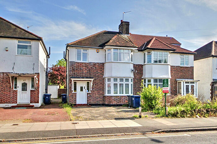 3 Bedroom Semi-Detached House To Rent In Burleigh Gardens, Southgate, N14