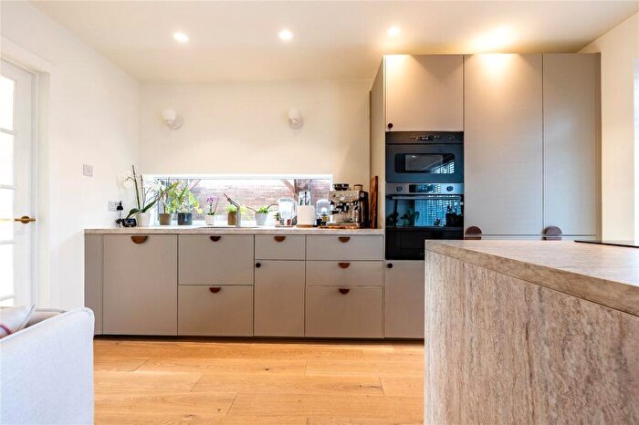 3 Bedroom Semi-Detached House For Sale In Green Road, Didcot, OX11