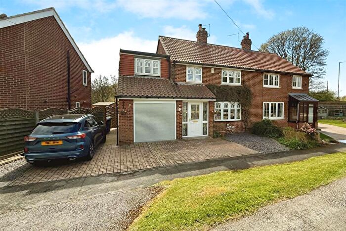 4 Bedroom Semi-Detached House For Sale In Plantation Drive, North Ferriby, HU14