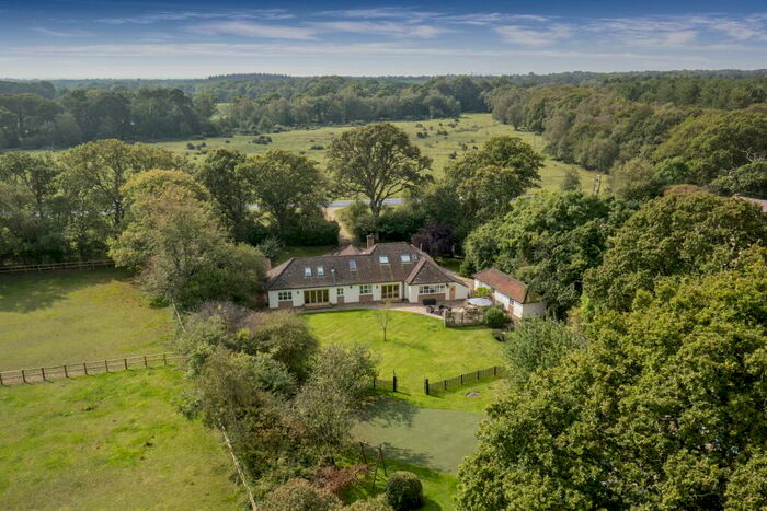 5 Bedroom Detached House For Sale In Holmsley Road, Wootton, BH25