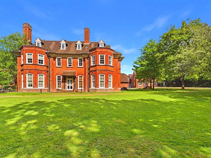 2 Bedroom Flat For Sale In Lidgould Grove, Highgrove House Lidgould Grove, HA4