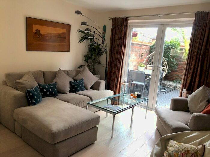 1 Bedroom Flat To Rent In St. James's Drive, London, SW12