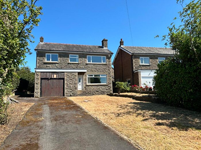 4 Bedroom Detached House For Sale In South Way, East Bierley, Bradford, West Yorkshire, BD4