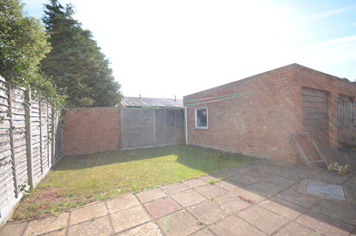 2 Bedroom Bungalow To Rent In St. Johns Drive, Windsor, SL4