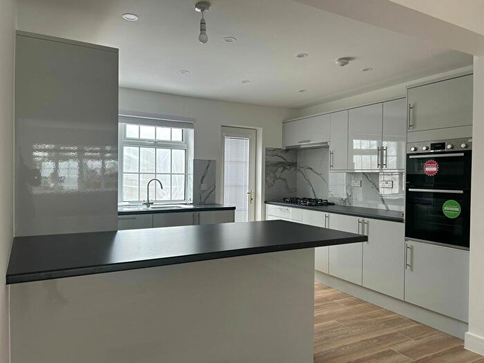 3 Bedroom Semi-Detached House To Rent In Carrfield Avenue, Toton, Nottingham, NG9