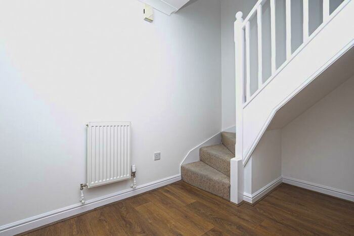 1 Bedroom House To Rent In Sycamore Close, Loughton, IG10