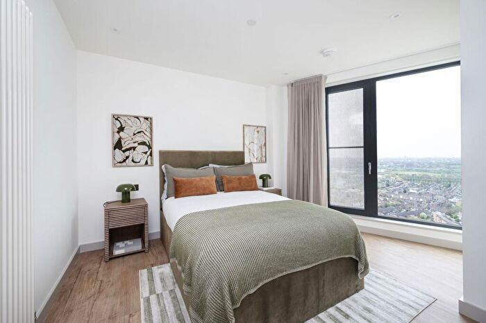 2 Bedroom Flat To Rent In The Eades, Selborne Road, Walthamstow, E17
