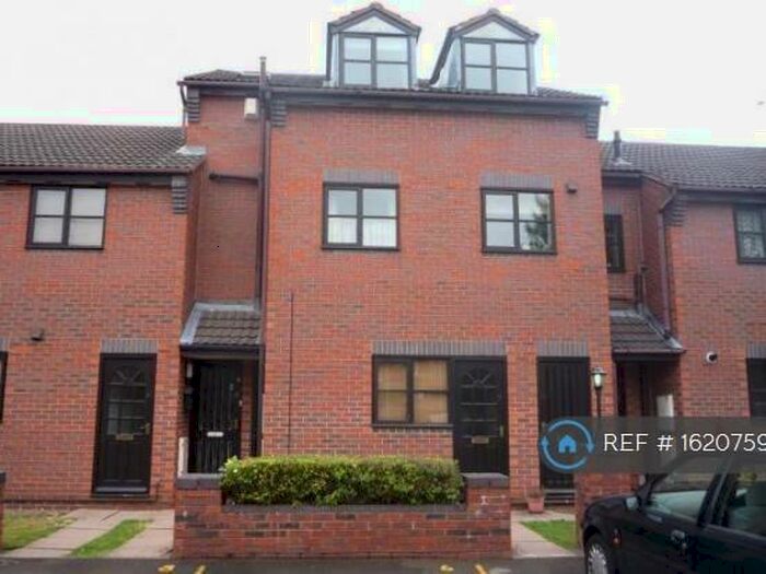 2 Bedroom Flat To Rent In Williams Court, Stafford, ST16