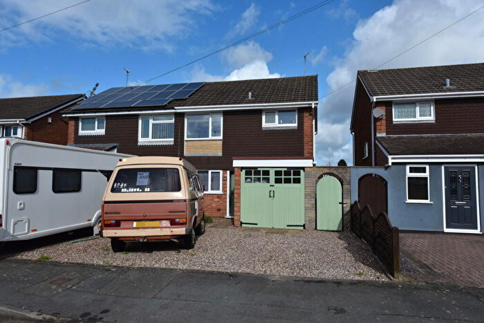 3 Bedroom Semi Detached House For Sale In Kingswinford, Austrey Road, DY6