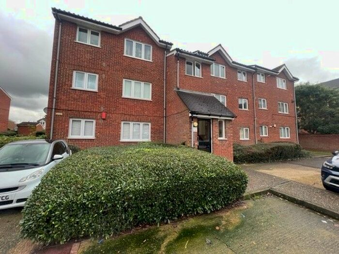 Studio To Rent In Howard Close, Waltham Abbey, EN9