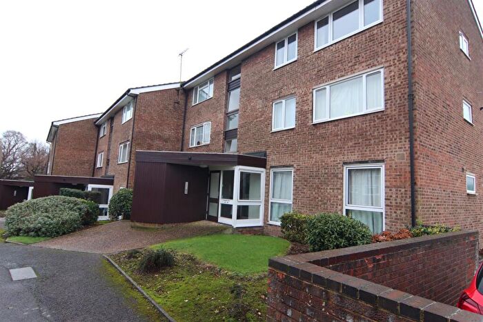 1 Bedroom Flat To Rent In Coleridge Way, Orpington, BR6