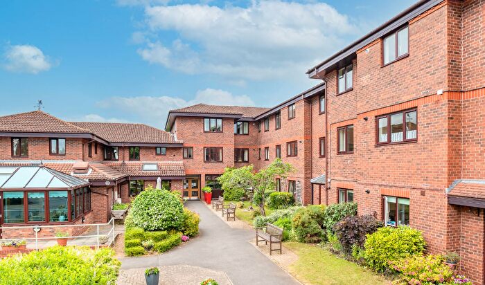 1 Bedroom Flat For Sale In Knights Lane Tiddington, Stratford-Upon-Avon, CV37