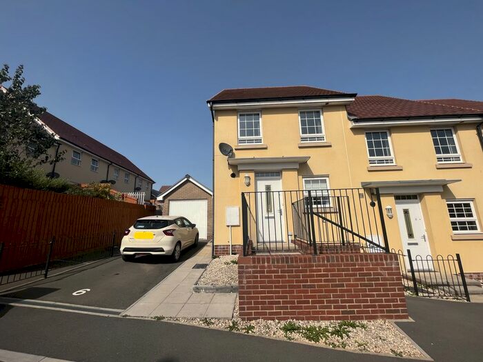 2 Bedroom Property To Rent In Grenville Road, Yeovil, BA21