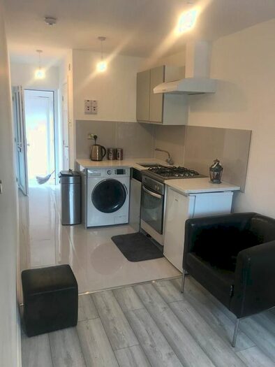 Studio To Rent In Blessing Way, Barking IG11