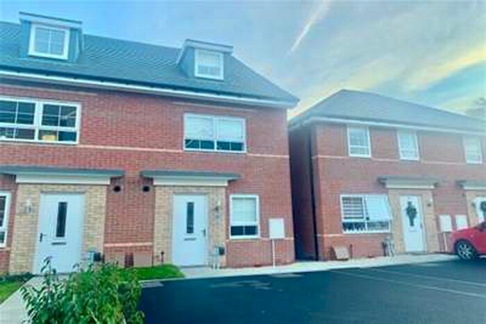 4 Bedroom Semi-Detached House To Rent In Regeneration Way, Beeston, NG9