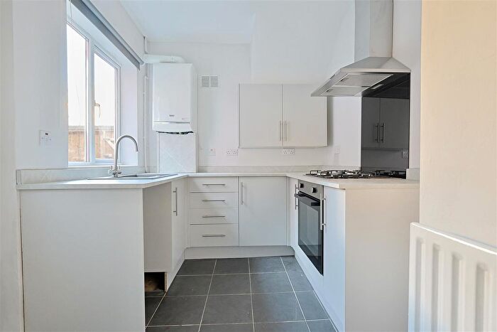 2 Bedroom Flat To Rent In Ripon Street, Gateshead, NE8