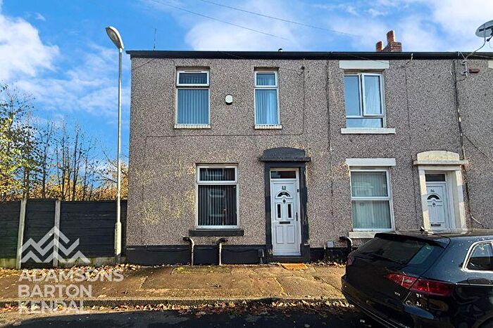 4 Bedroom End Of Terrace House For Sale In Hey Street, Rochdale, OL16
