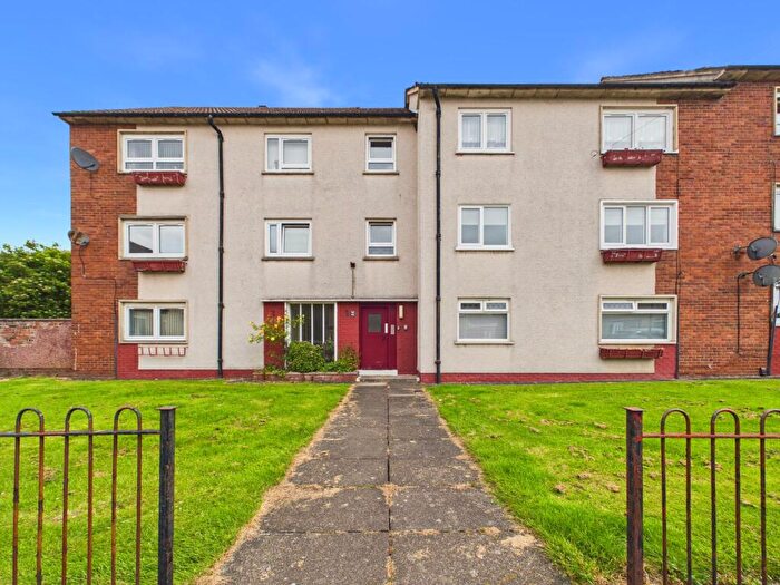 2 Bedroom Flat For Sale In Rosslyn Court, Hamilton, ML3