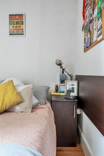 1 Bedroom Flat To Rent In Carisbrooke Road, Walthamstow, E17
