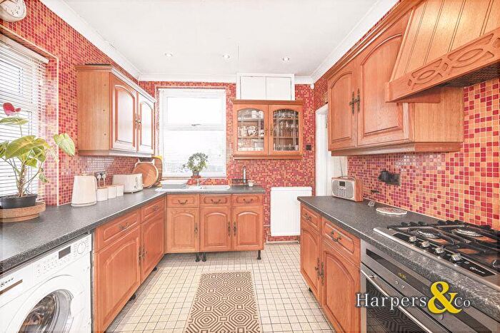 2 Bedroom Detached Bungalow For Sale In Church Hill, Dartford, DA2