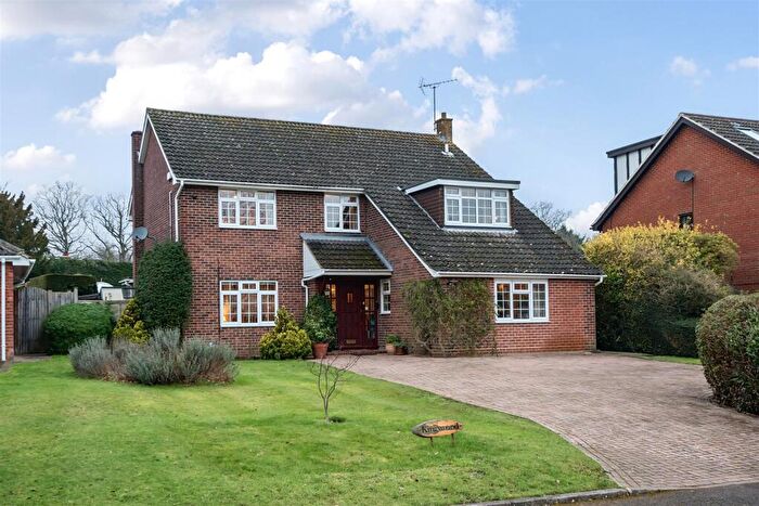 5 Bedroom Detached House For Sale In Hooke Road, East Horsley, KT24