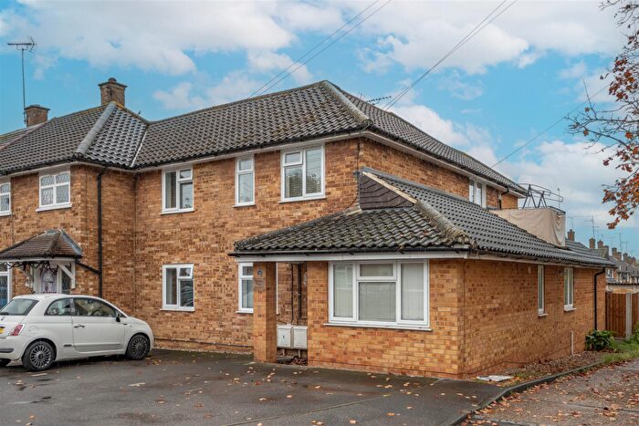 2 Bedroom Apartment For Sale In Whittington Road, Hutton, Brentwood, CM13